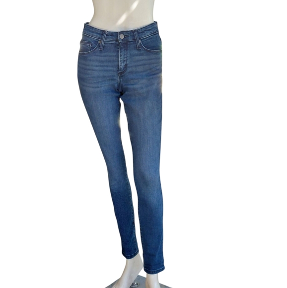 576623....Universal Thread Skinny Jeans Size 2/26,  9" Rise - Picture 1 of 6